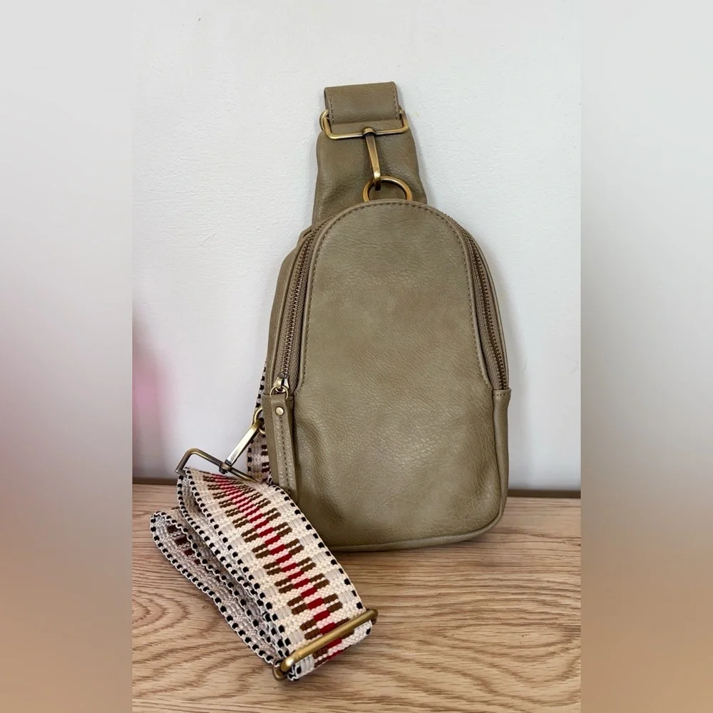 Urban Originals Olive Sling Bag 🖤 Vegan Leather | Pre-Loved - Picture 3 of 7